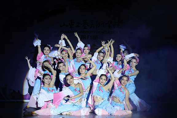 山东工艺美术学院第九届"五月的花海"舞蹈大赛举办